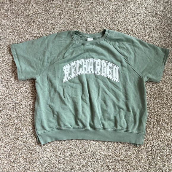 H&M Tops - H&M Green Sweatshirt Short Sleeve Size XL